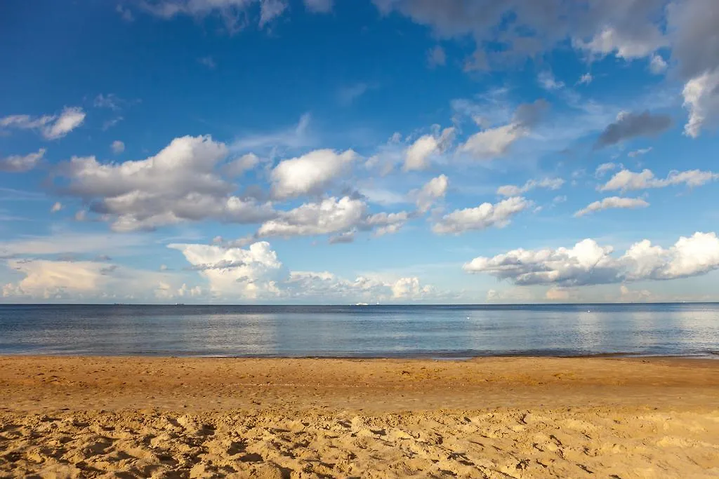 Moris Ground Beach Suite Gdansk 0*,